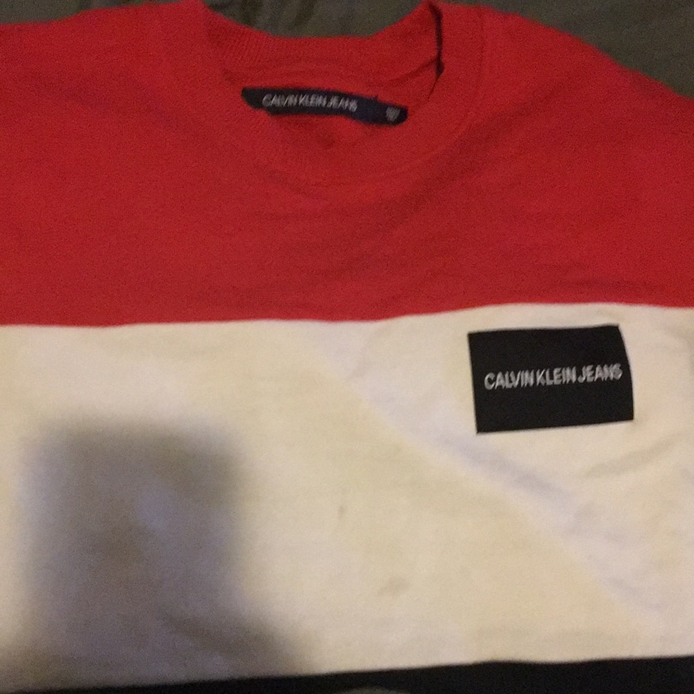 Lightly worn Calvin Klein Sweater.